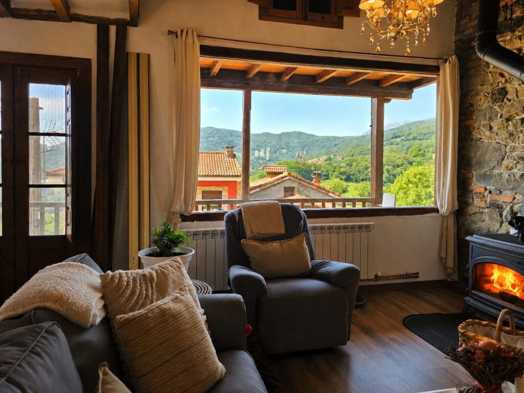 Estaciones de esquí en Asturias: Valgrande-Pajares y Fuentes de Invierno Interior de La Casina de Gallegos en Mieres Asturias