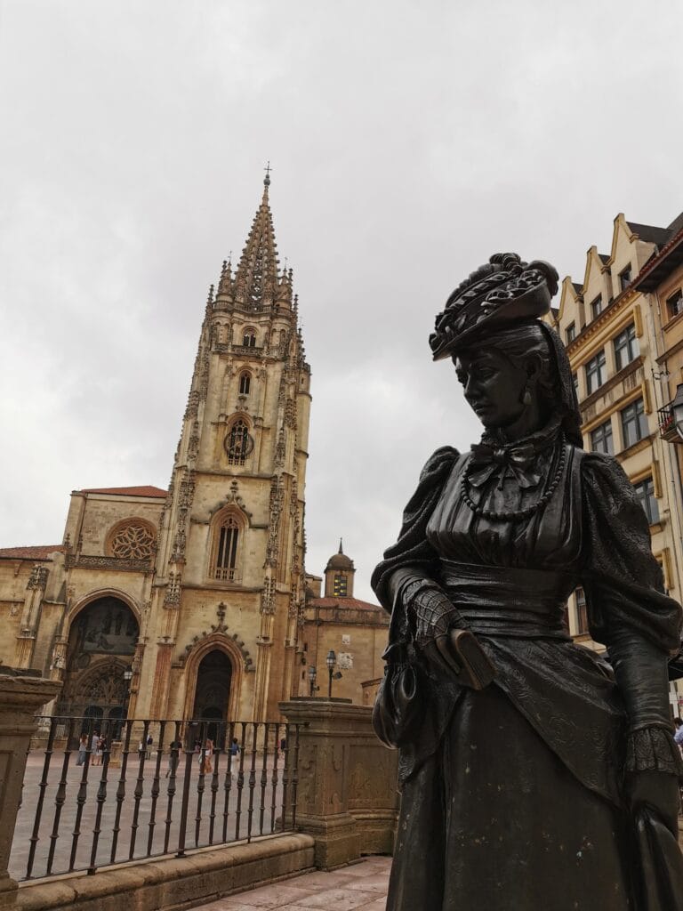 Qué ver en Asturias en 3 días: ruta para aprovechar al máximo tu viaje Centro histórico de Oviedo durante una ruta por Asturias