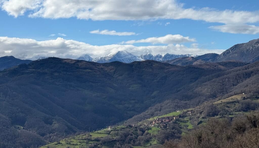 10 pueblos bonitos cerca de Mieres que merece la pena visitar Aldea de Viḷḷar en Mieres, Asturias